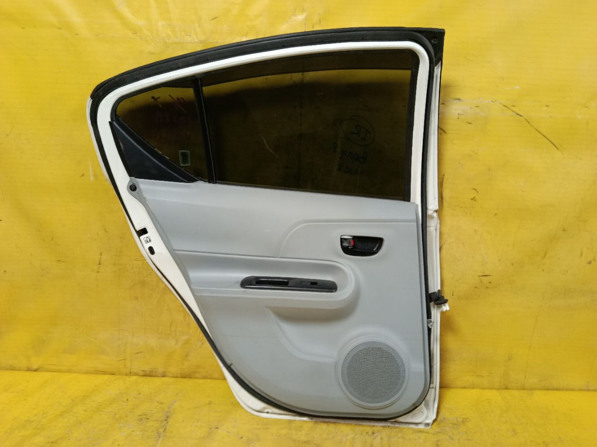 Дверь боковая на Toyota Aqua NHP10 Фото 5