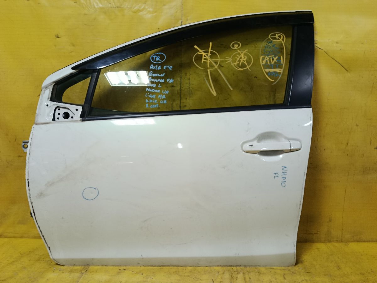 Дверь боковая на Toyota Aqua NHP10 Фото 1