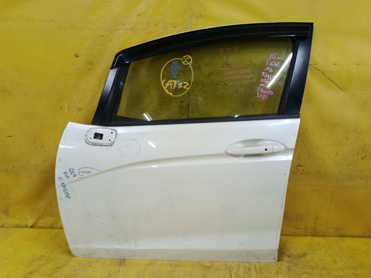 Дверь боковая на Honda Fit GK4 Фото 1