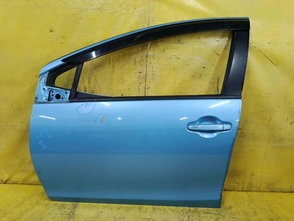 Дверь боковая на Toyota Aqua NHP10 Фото 1
