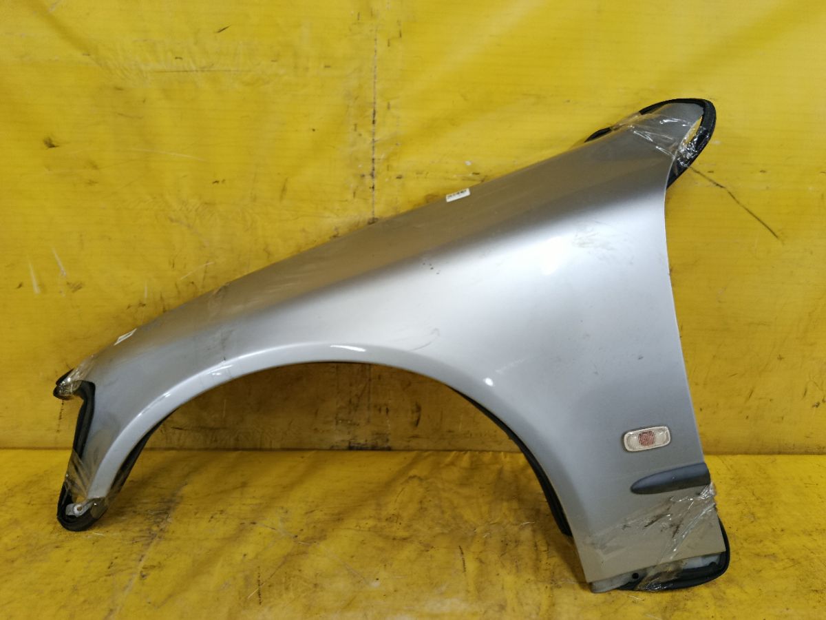 Крыло переднее на Nissan Stagea M35 Фото 1