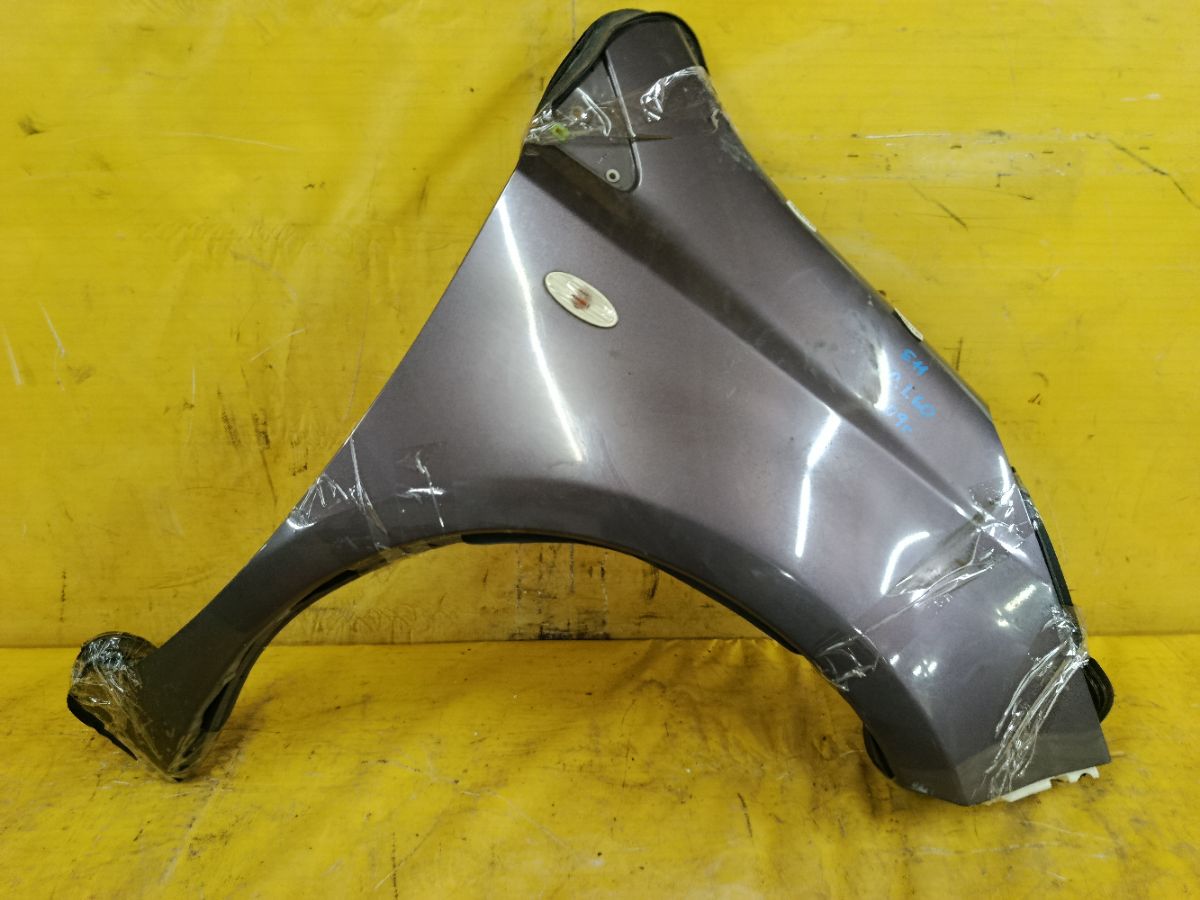 Крыло переднее на Nissan Note E11 Фото 1