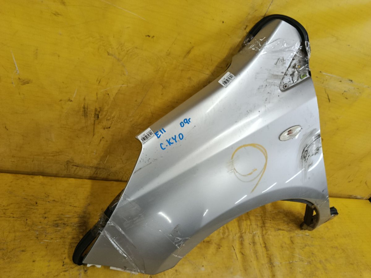 Крыло переднее на Nissan Note E11 Фото 3