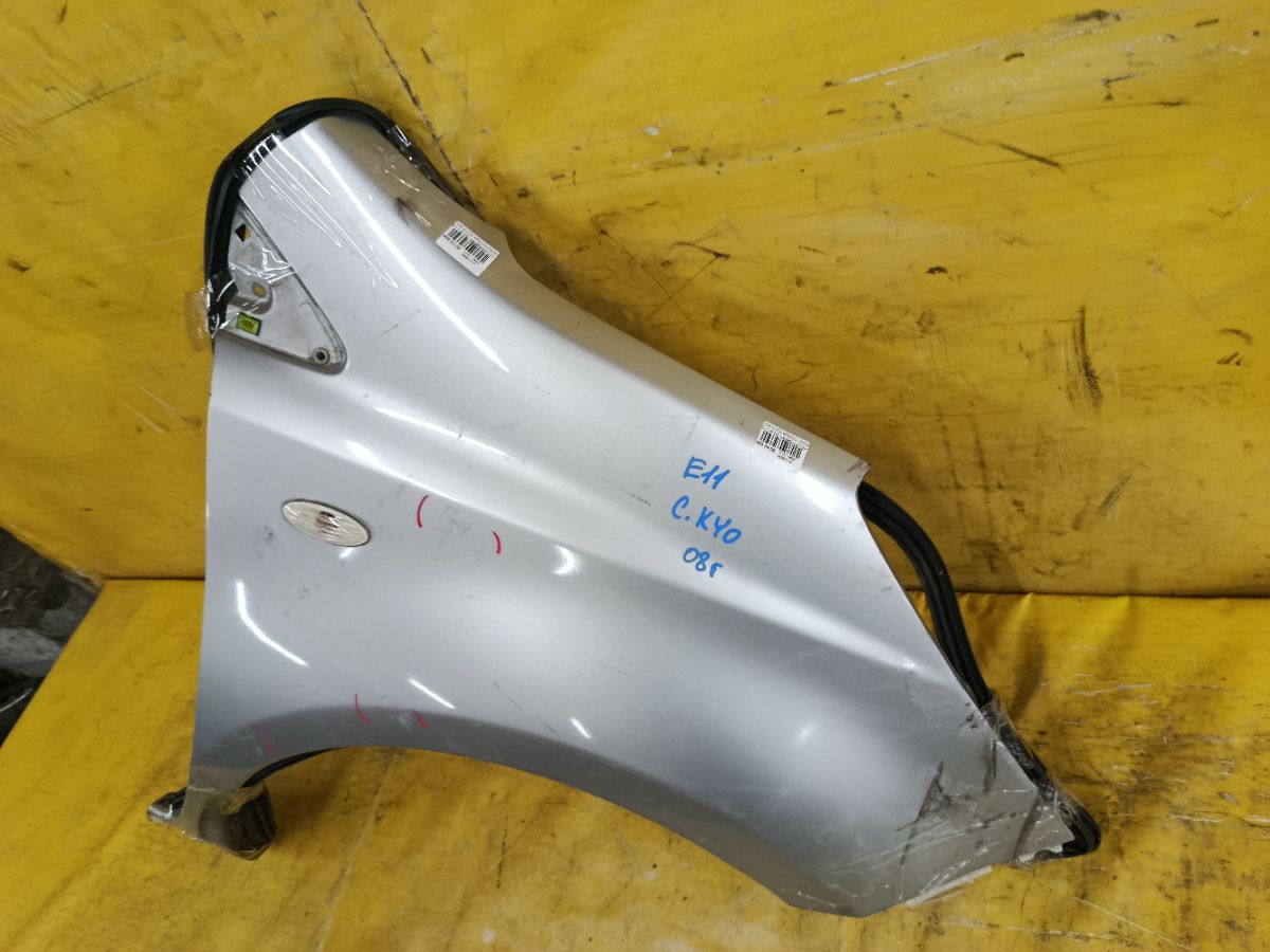 Крыло переднее на Nissan Note E11 Фото 2