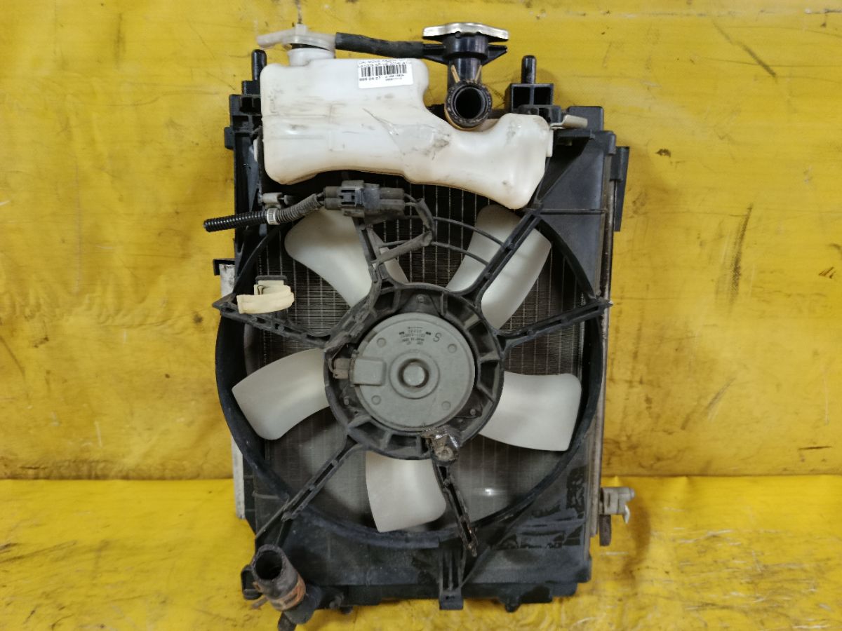 Радиатор ДВС на Daihatsu Move LA100S KF-VE3 Фото 2