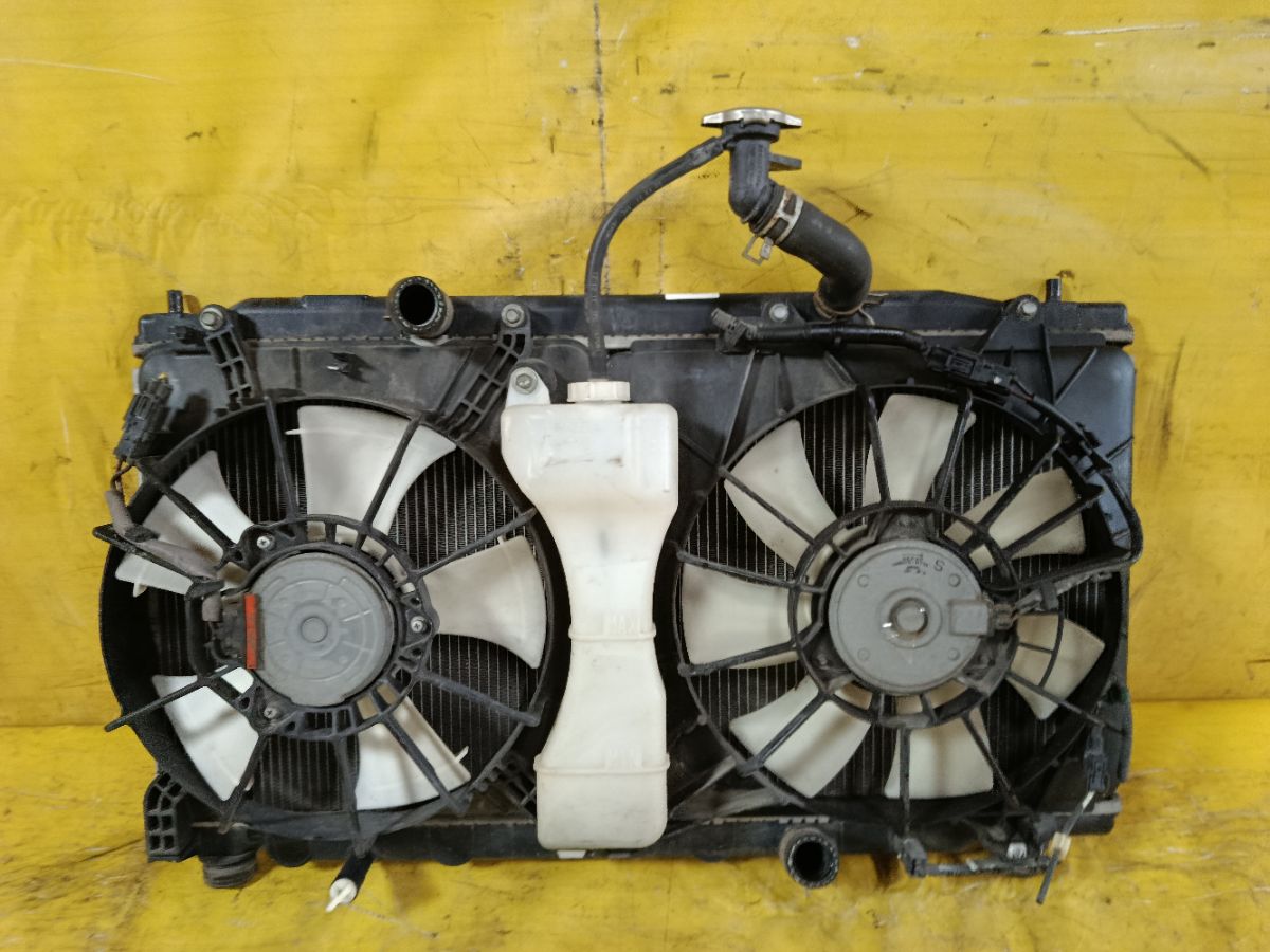 Радиатор ДВС на Honda Freed GB3 L15A Фото 1