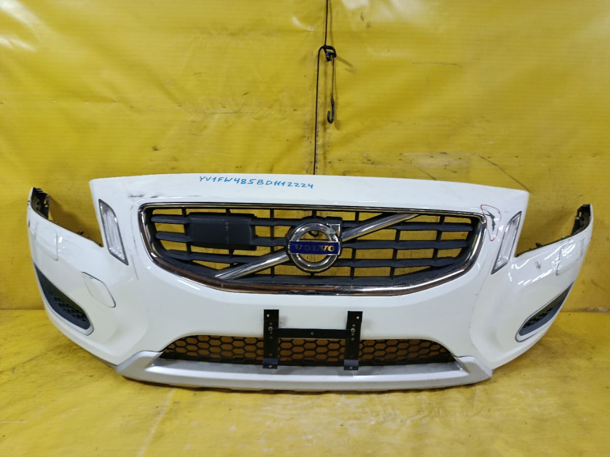 Бампер на Volvo V60 FW Фото 1