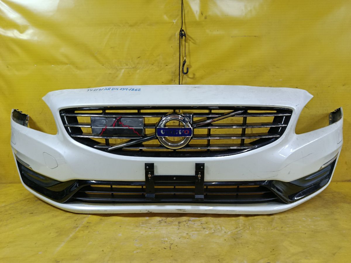 Бампер на Volvo V60 FW Фото 1