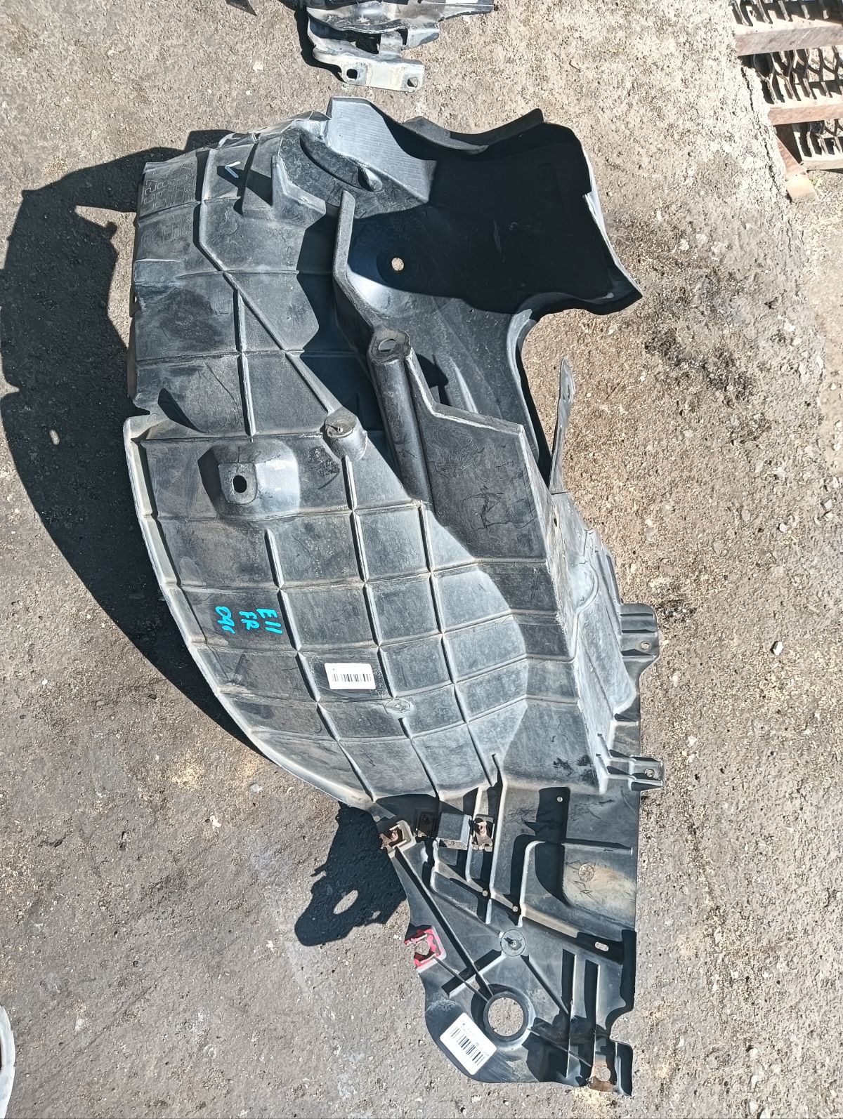 Подкрылок 63840-1U600, 212630, 2711FP1, 2711FP1T, 63840-8Y20A, 63840-9U000, 63840-9U20A, 63840-9U20B, 638429U000, 8400-618, 915.NS11115R, 974592, DS11174AR, DT501016L0R00, FP 5013 388, NNNOT06-300-R, NNNOT06300R, NNNOT06301R, PDS11174AR, ST-DTE1-016L-1 на Nissan Note E11 HR15DE Фото 6