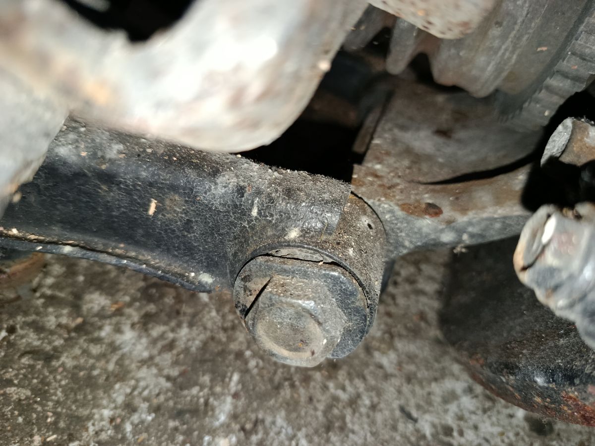 Балка подвески на Mazda Familia S-Wagon BJ5W ZL Фото 4