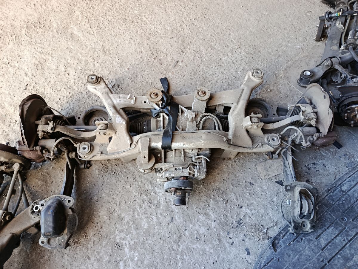 Балка подвески 3C0505235S, 1K0501204A, 1K0907554K на Volkswagen Passat 3С Фото 1