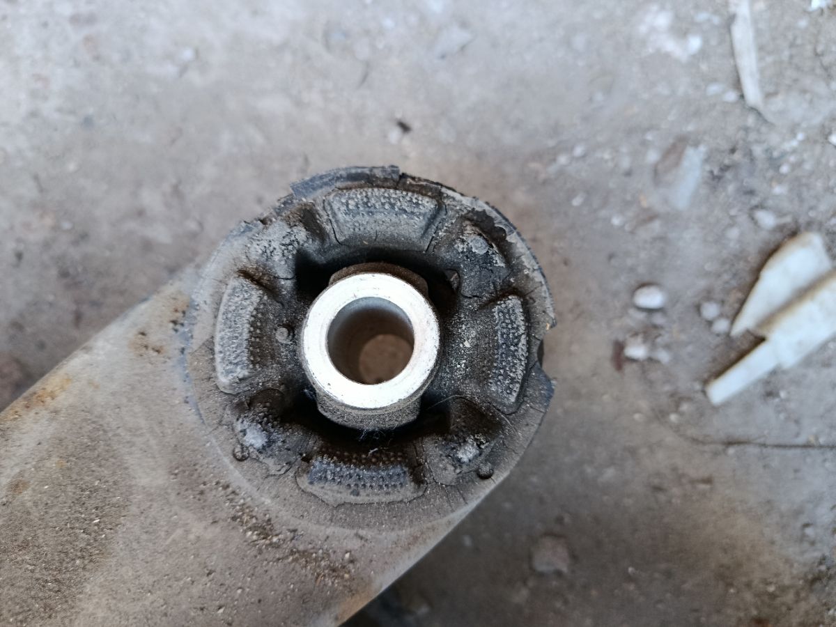 Балка подвески 51206-51030, 51206-53020 на Toyota Progres JCG10 1JZ-FSE Фото 9