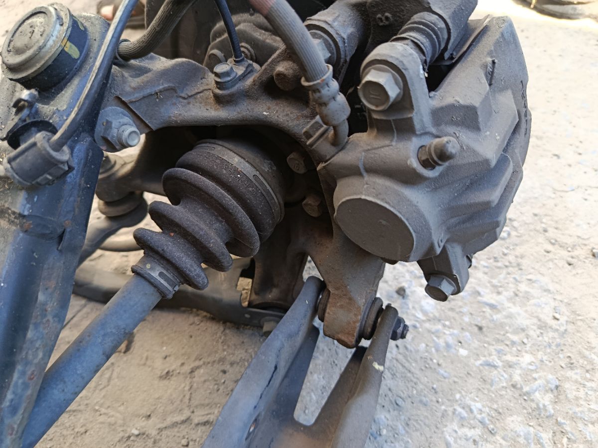 Балка подвески на Subaru Impreza GP3 FB16 Фото 10