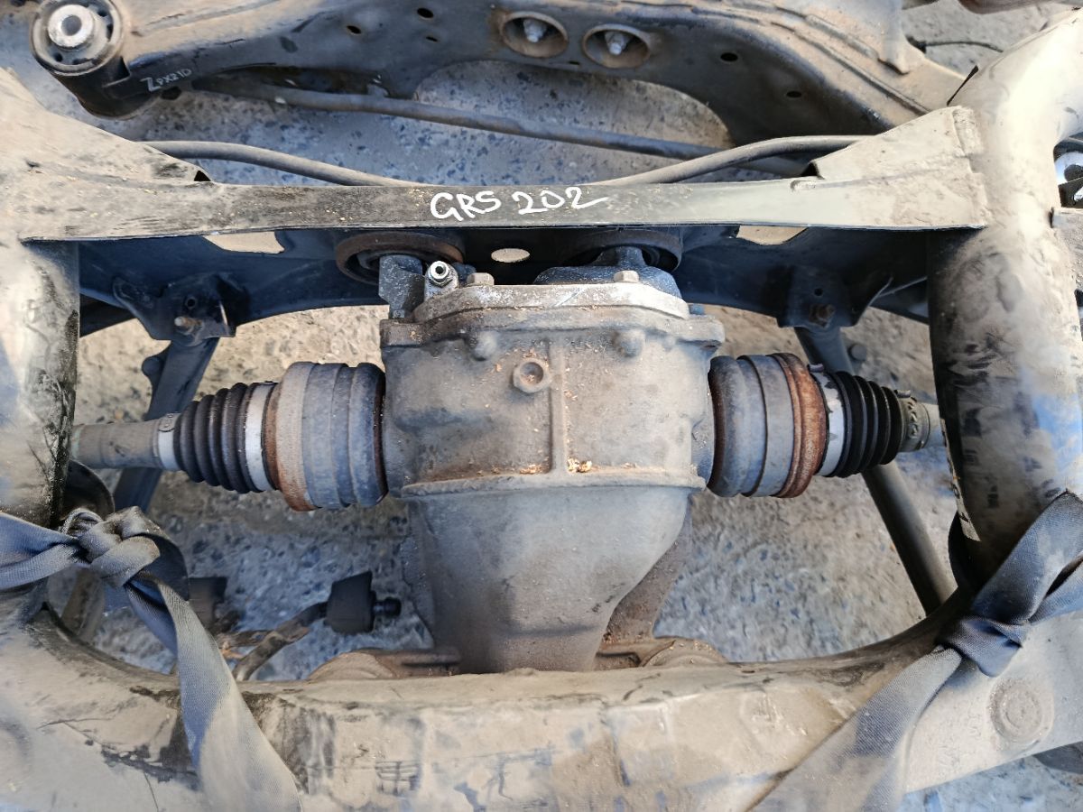 Балка подвески на Toyota Crown GRS202 3GR-FSE Фото 8