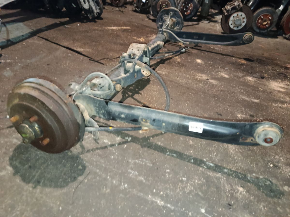 Балка подвески на Nissan Sunny FB14 GA15DE Фото 3