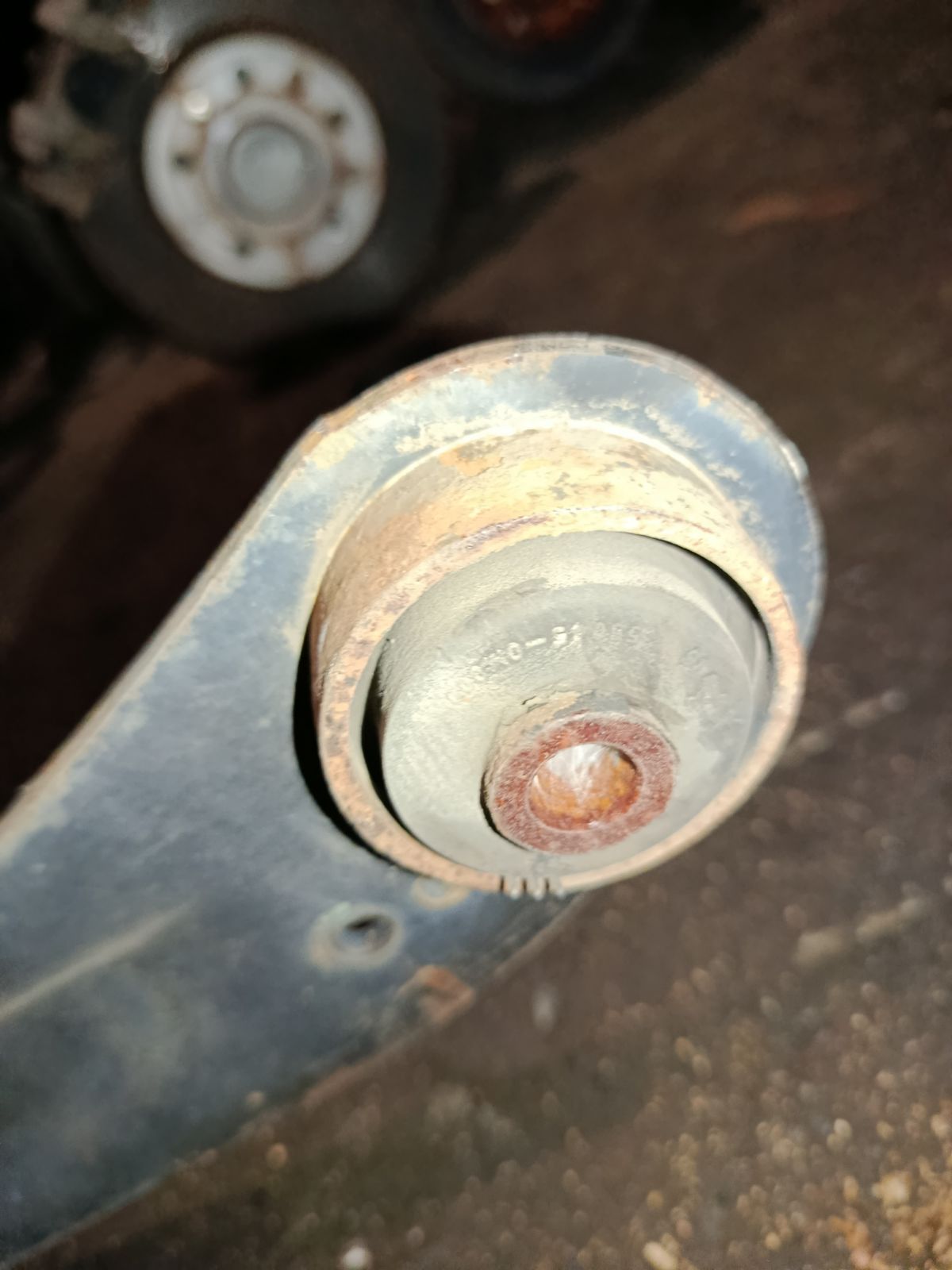 Балка подвески на Nissan Sunny FB14 GA15DE Фото 5