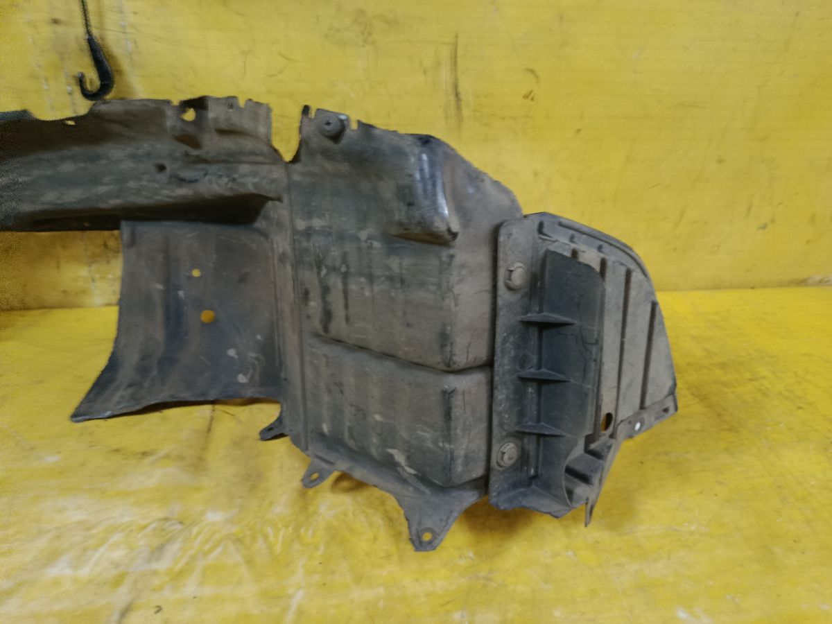Подкрылок на Mitsubishi Lancer Cedia Wagon CS5W 4G93 Фото 4