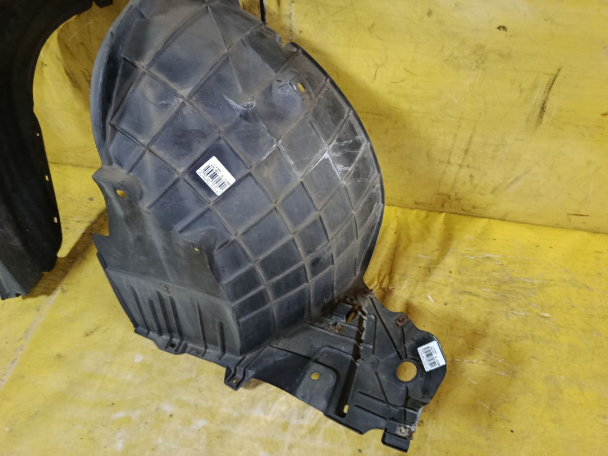 Подкрылок 63843-1U600, 212629, 2711FL-1B, 2711FL1, 2711FL1T, 63841-9U20A, 63841-9U20B, 63843-9U000, 915.NS11115L, 974591, DS11174AL, IK-1217, ST-DTE1-016L-2 на Nissan Note E11 HR15DE Фото 2