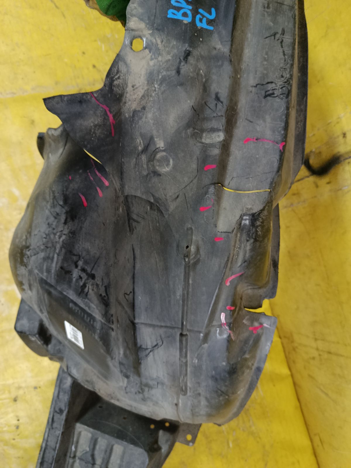 Подкрылок 59110AG011 на Subaru Legacy Wagon BP5 EJ20 Фото 3