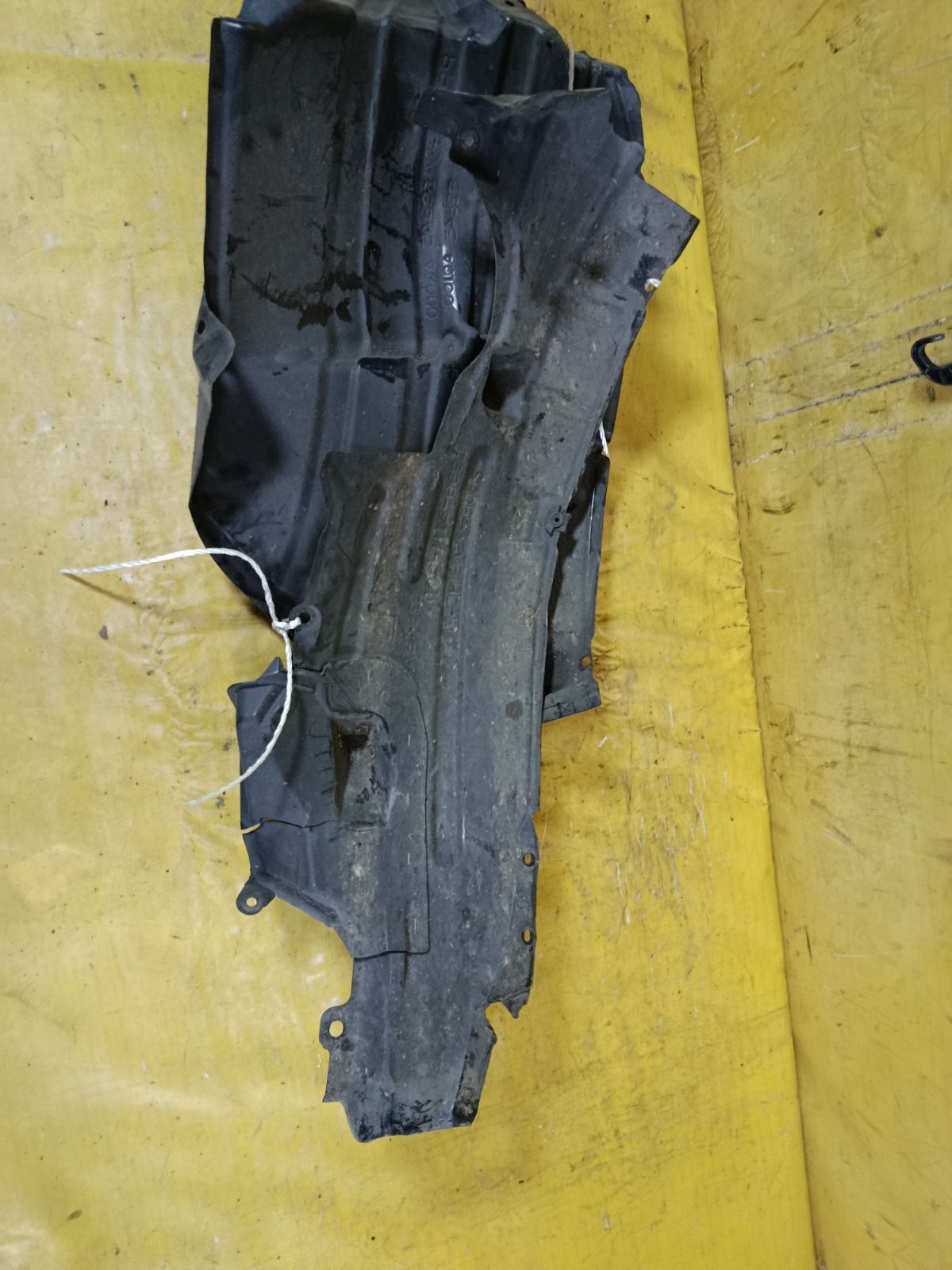 Подкрылок 63843-AQ000, 63845-AQ000 на Nissan Stagea M35 VQ25DD Фото 3
