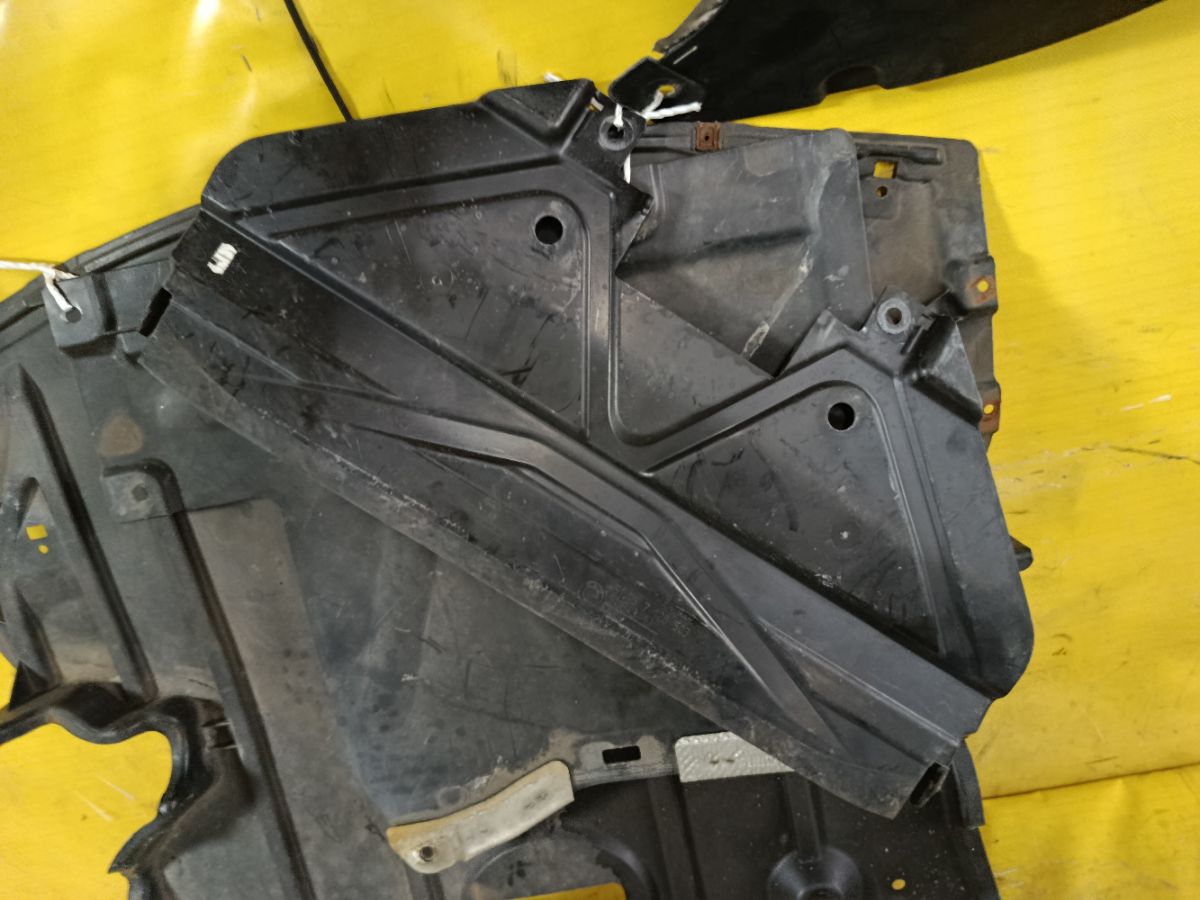 Защита двигателя 51757163562, 517571409839, 51757128503 на Bmw 3-Series E90-VA76 N46 Фото 5