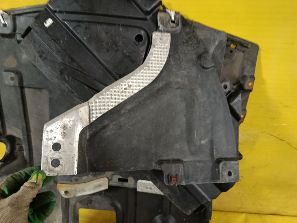 Защита двигателя 51757163562, 517571409839, 51757128503 на Bmw 3-Series E90-VA76 N46 Фото 6