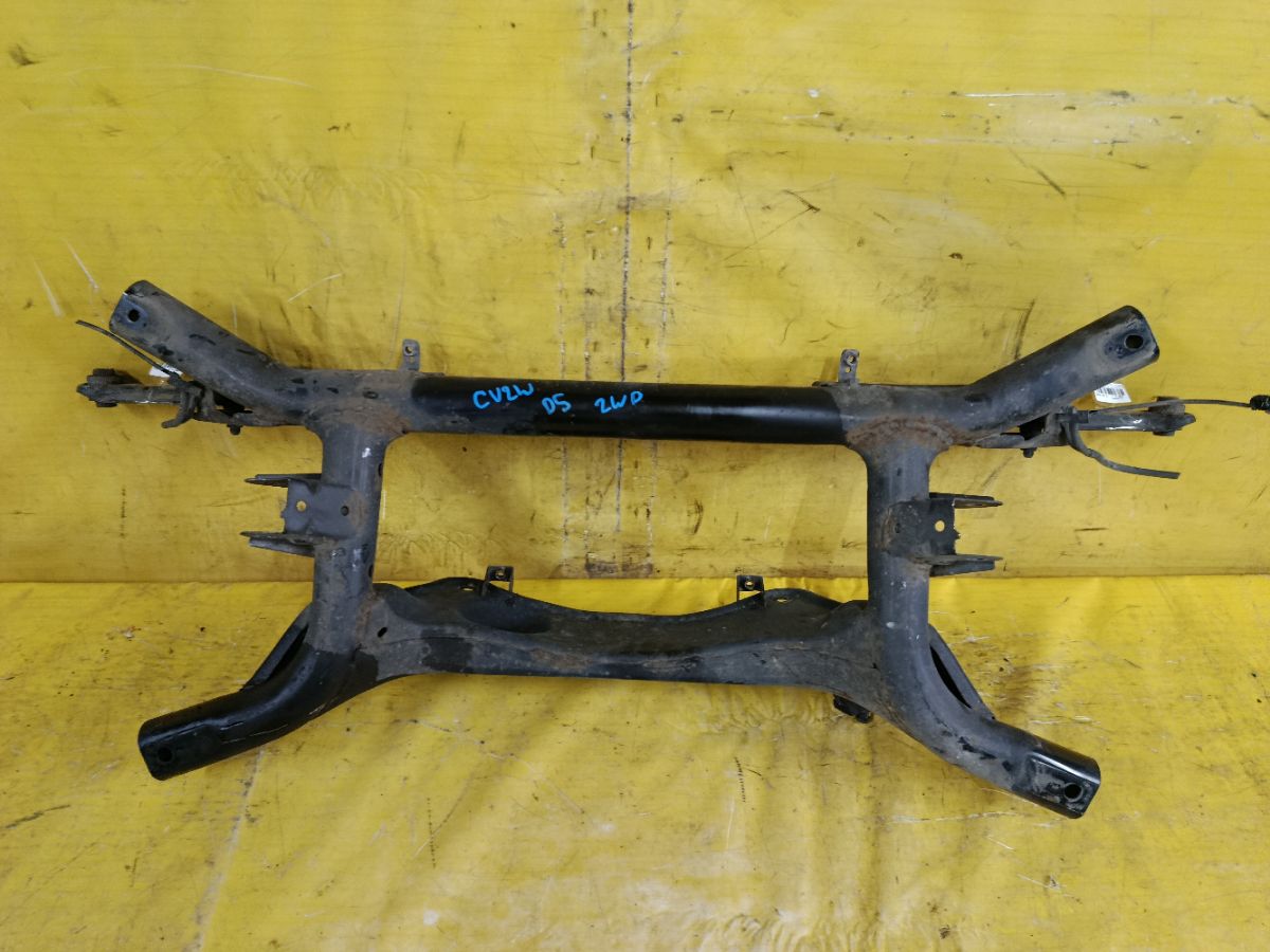 Балка подвески на Mitsubishi Delica D5 CV2W 4J11 Фото 4