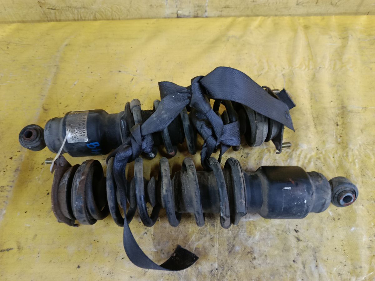 Стойка амортизатора 20365-AE021 на Subaru Legacy Lancaster BH9 EJ254 Фото 1