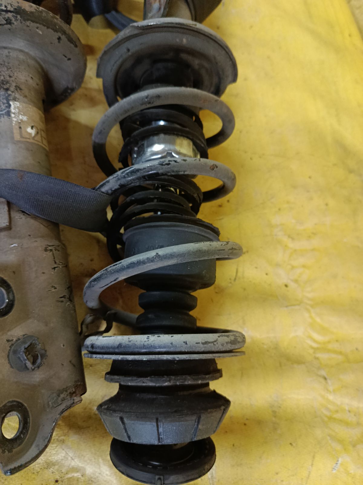 Стойка амортизатора 54303-7NA1A, 54302-7NA1A на Nissan Dayz B44A BR06 Фото 2
