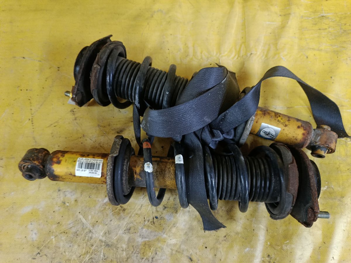 Стойка амортизатора на Subaru Legacy Wagon BR9 EJ253 Фото 1