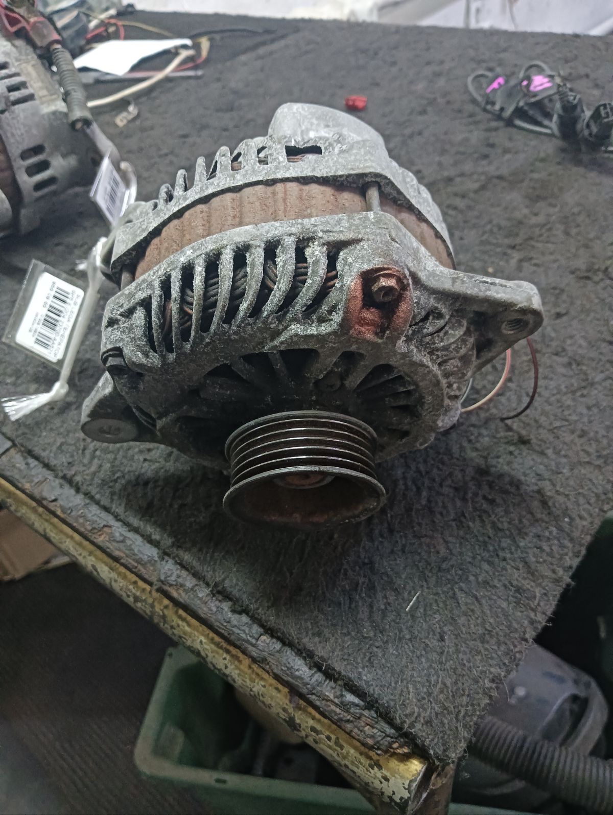 Генератор 23700-AA521, 	23700AA522, 23700AA520 на Subaru Legacy Wagon BP5 EJ204 Фото 5