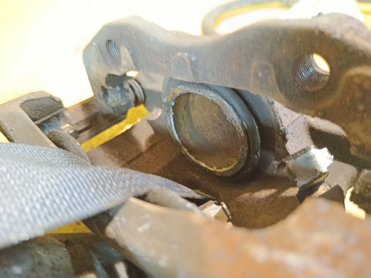 Суппорт на Nissan Tiida C11 HR15DE Фото 5