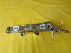 Домкрат на Honda N-Wgn JH1