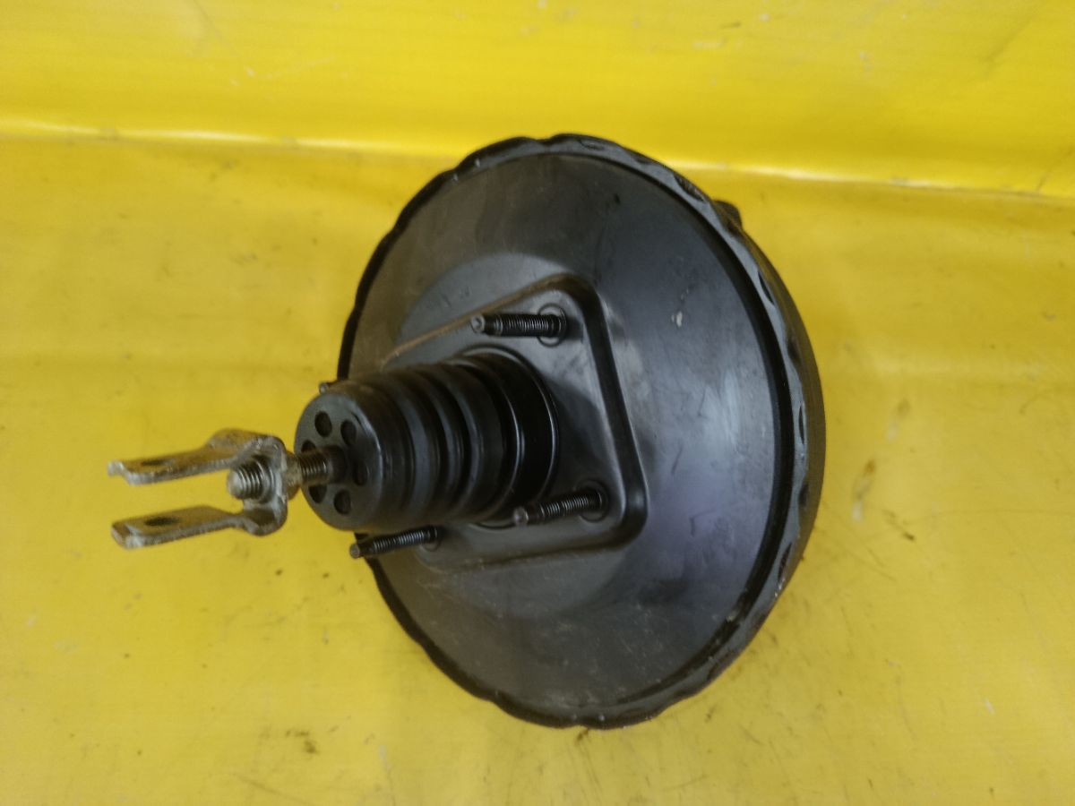 Главный тормозной цилиндр на Toyota Vitz SCP10 1SZ-FE Фото 1