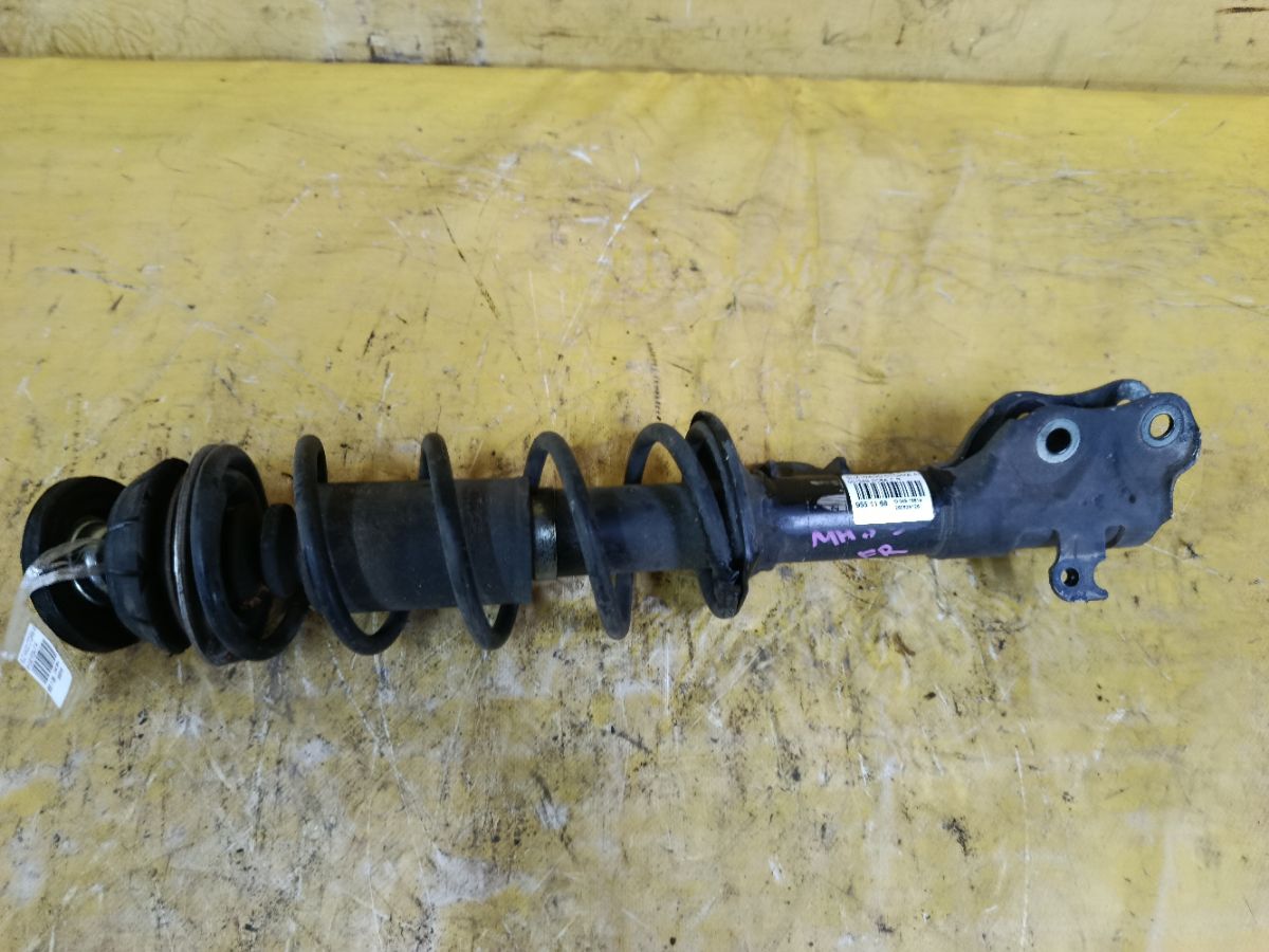Стойка амортизатора на Suzuki Wagon R MH34S R06A Фото 1