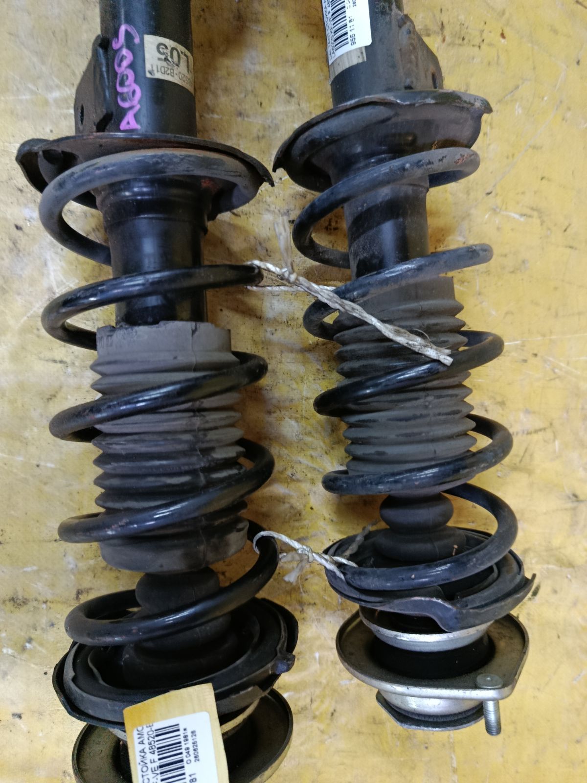 Стойка амортизатора 48520-B2D11, 48510-B2D11 на Daihatsu Tanto LA600S KF-VE Фото 2