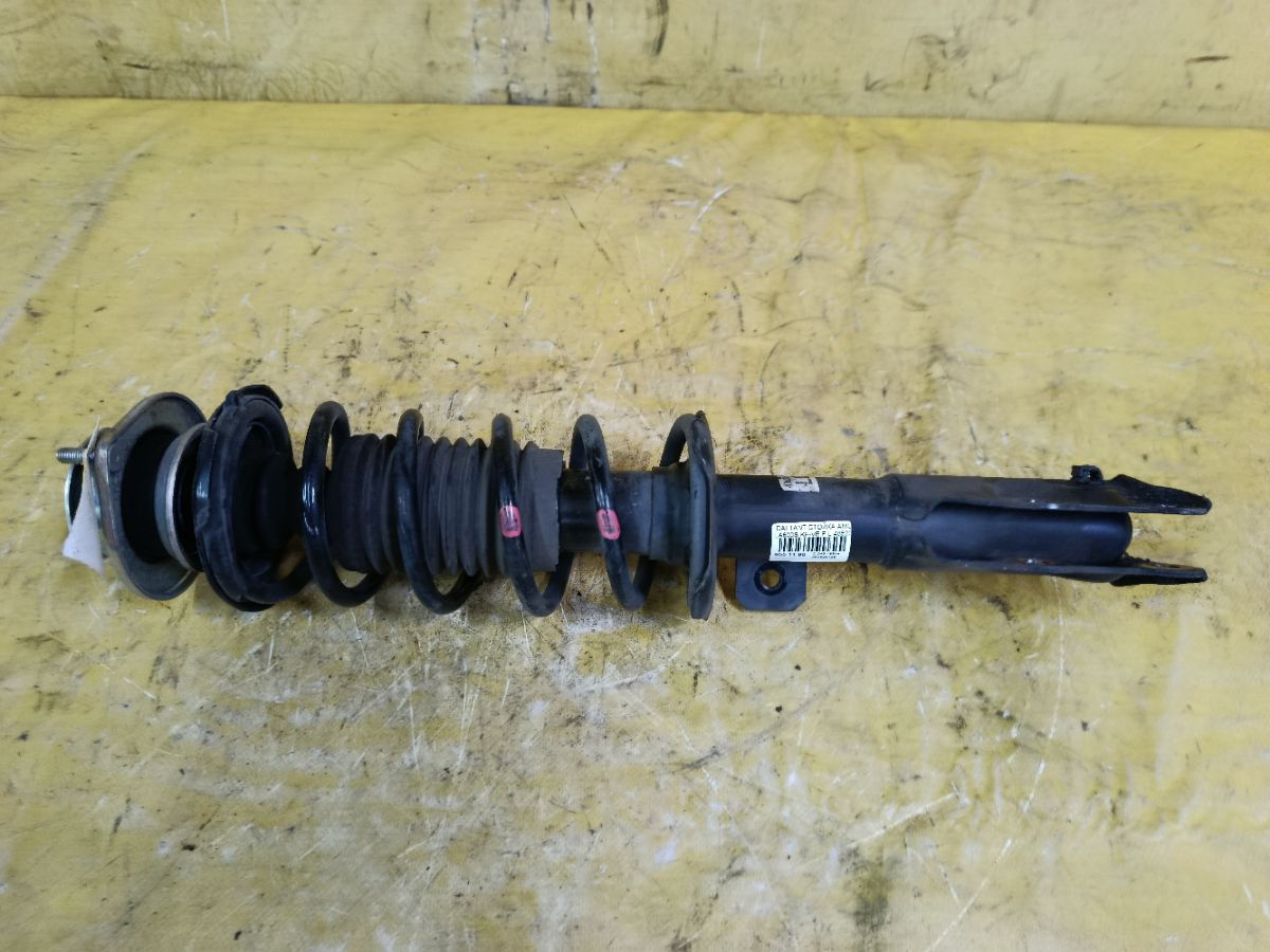 Стойка амортизатора 48520-B2D11 на Daihatsu Tanto LA600S KF-VE Фото 1