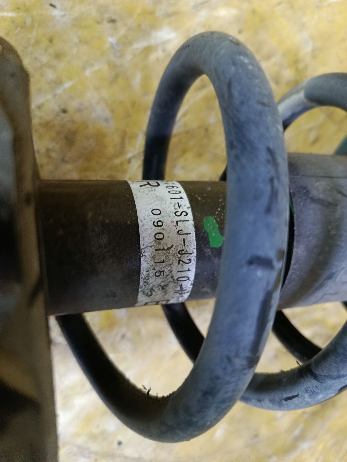 Стойка амортизатора 51601-SLJ-J210-M1 на Honda Stepwgn RG1 K20A Фото 3
