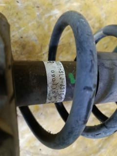 Стойка амортизатора 51601-SLJ-J210-M1 на Honda Stepwgn RG1 K20A Фото 3