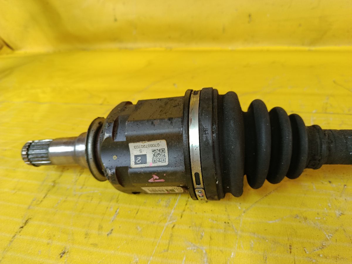 Привод 43420-20620 на Toyota Isis ANM10G 1AZ-FSE Фото 3