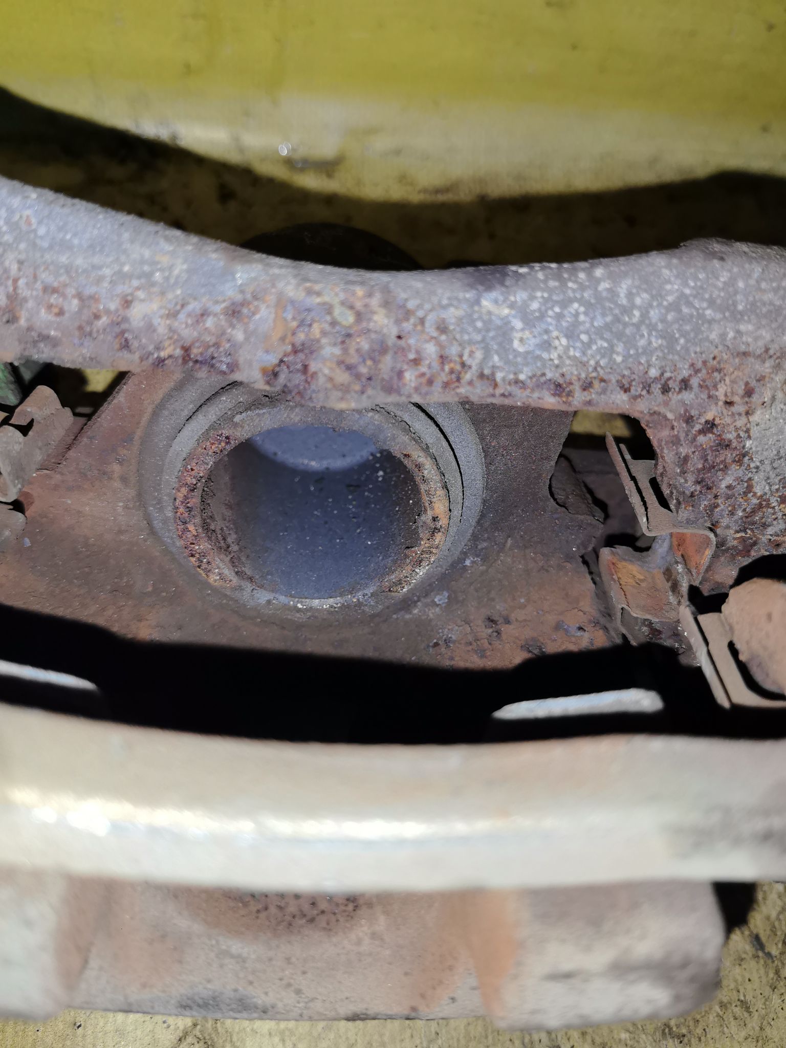 Суппорт на Toyota Noah ZRR70G 3ZR-FAE Фото 4