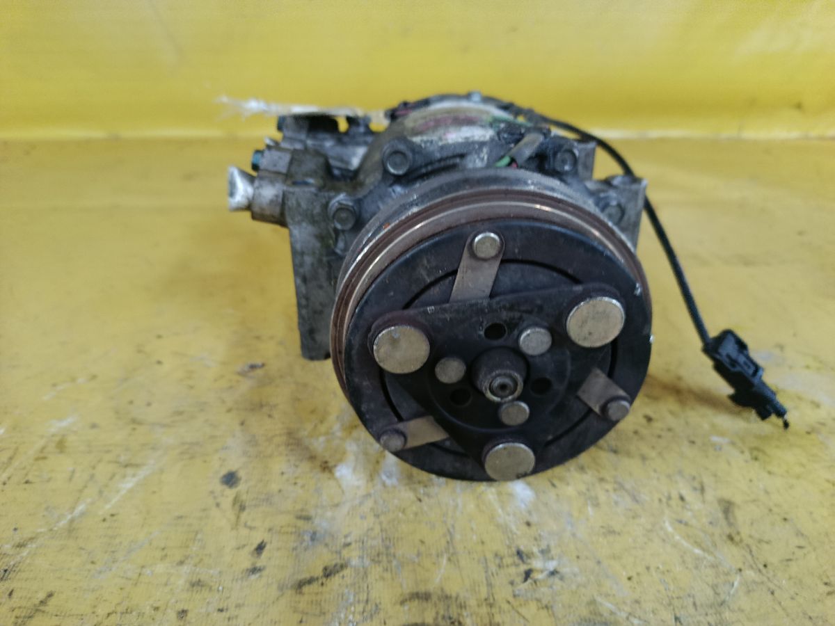 Компрессор кондиционера на Honda Fit GE6 L13A Фото 3