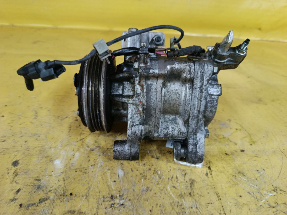 Компрессор кондиционера на Honda N-Wgn JH1 S07A Фото 3
