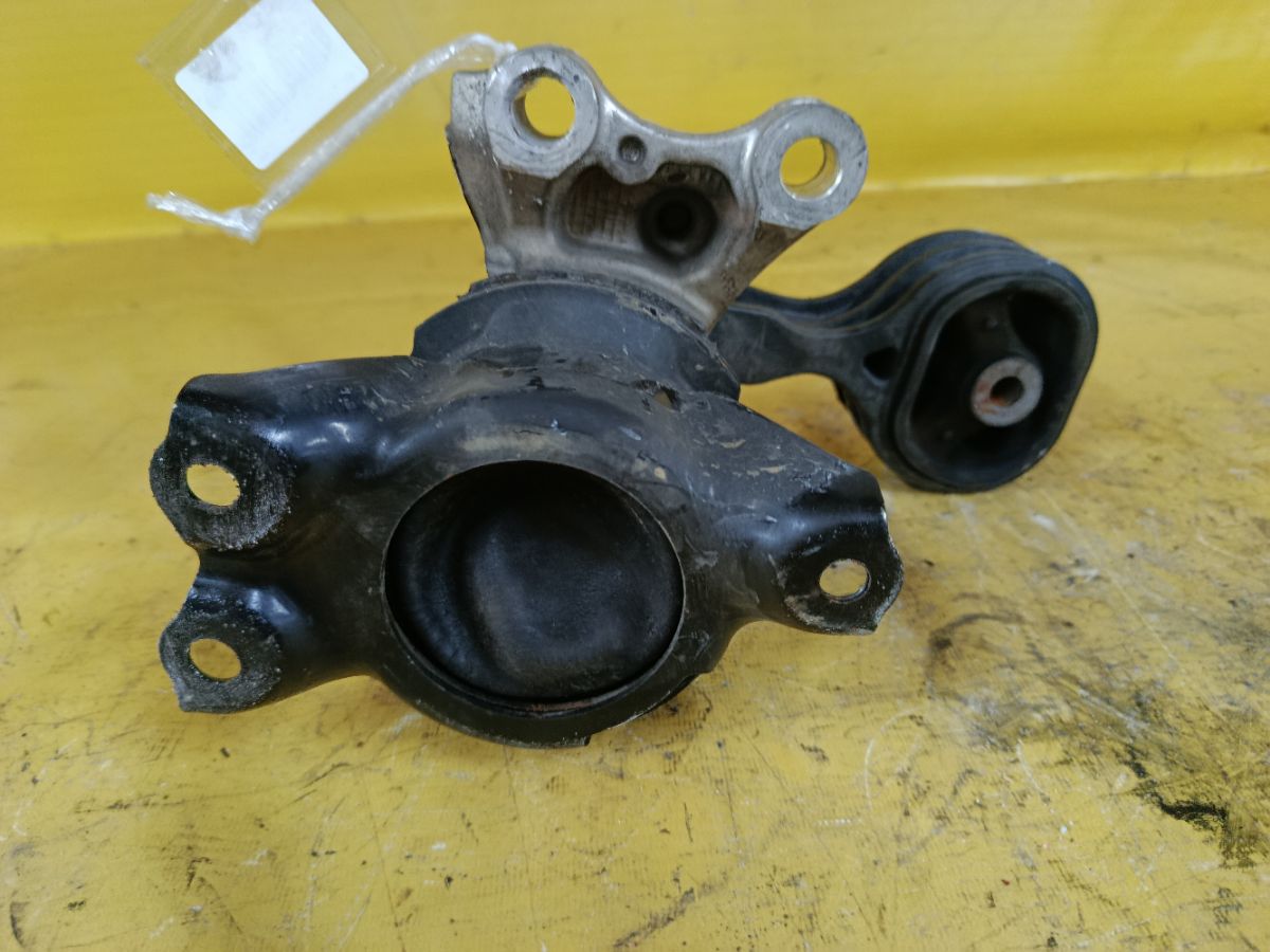 Подушка двигателя на Honda Stepwgn RK1 R20A Фото 3