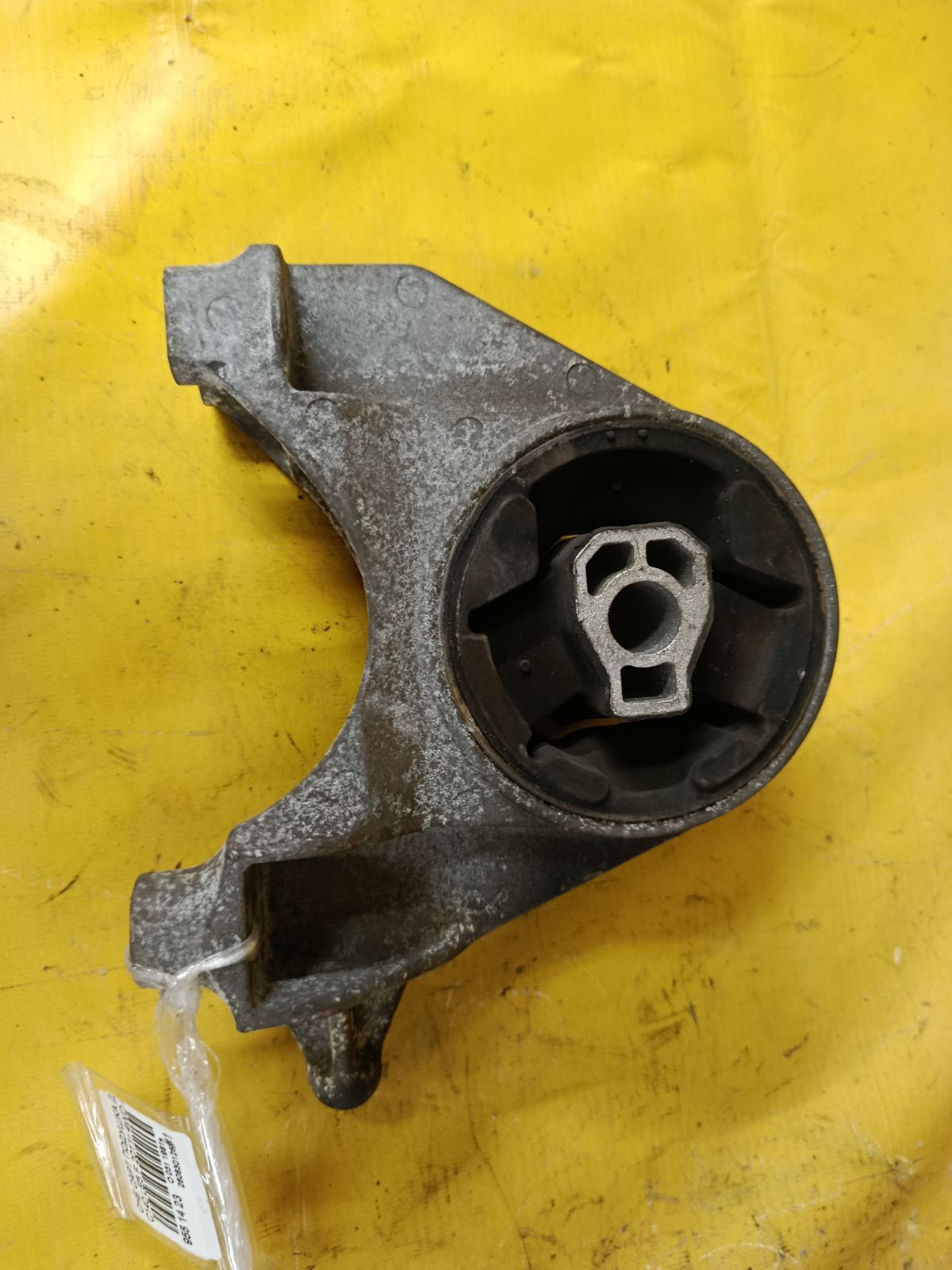 Подушка двигателя на Chevrolet Captiva C140 LE5 Фото 1