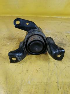 Подушка двигателя 12305-37050 на Toyota Noah ZRR70G 3ZR-FAE Фото 2