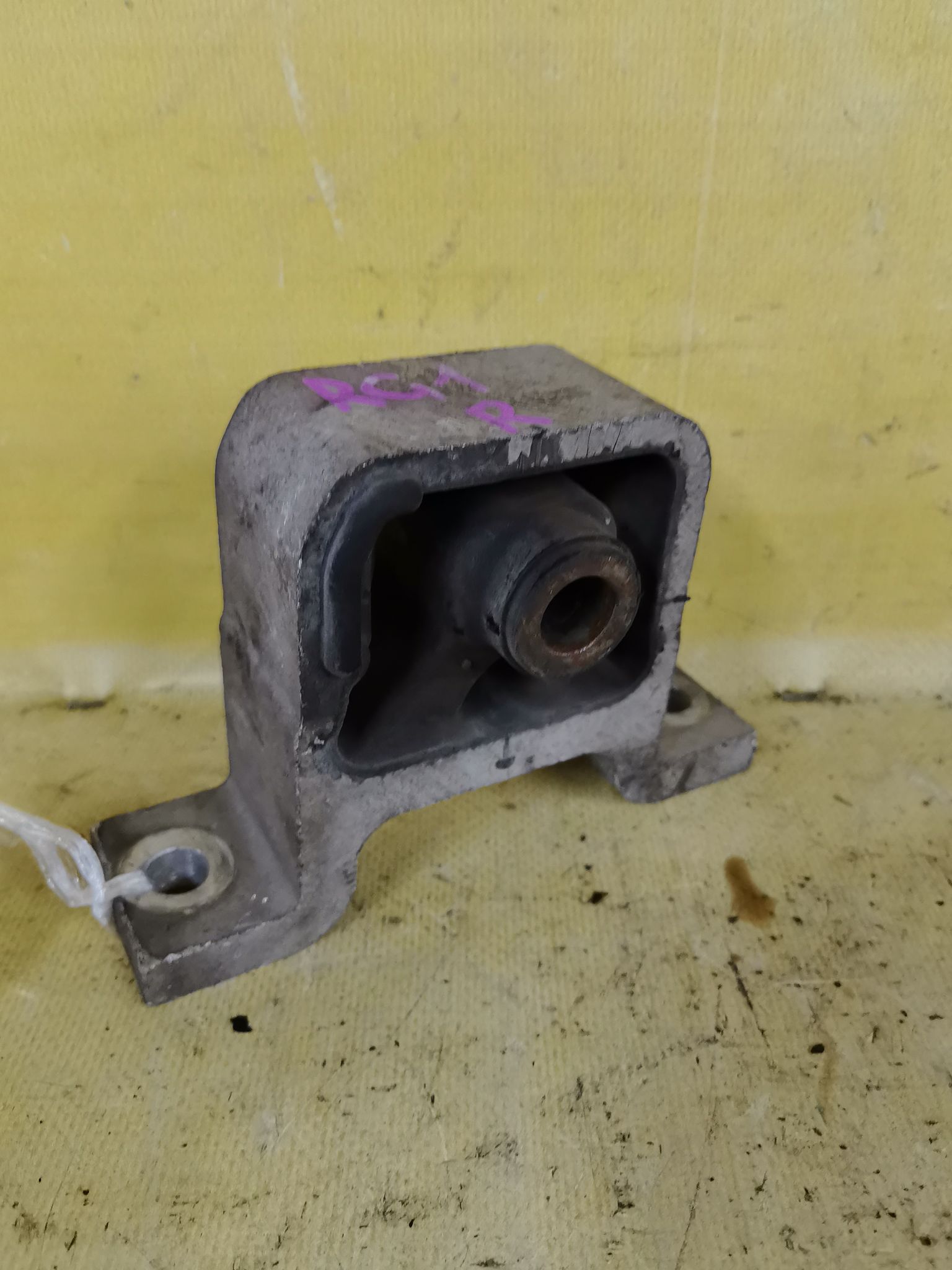 Подушка двигателя на Honda Stepwgn RG1 K20A Фото 1