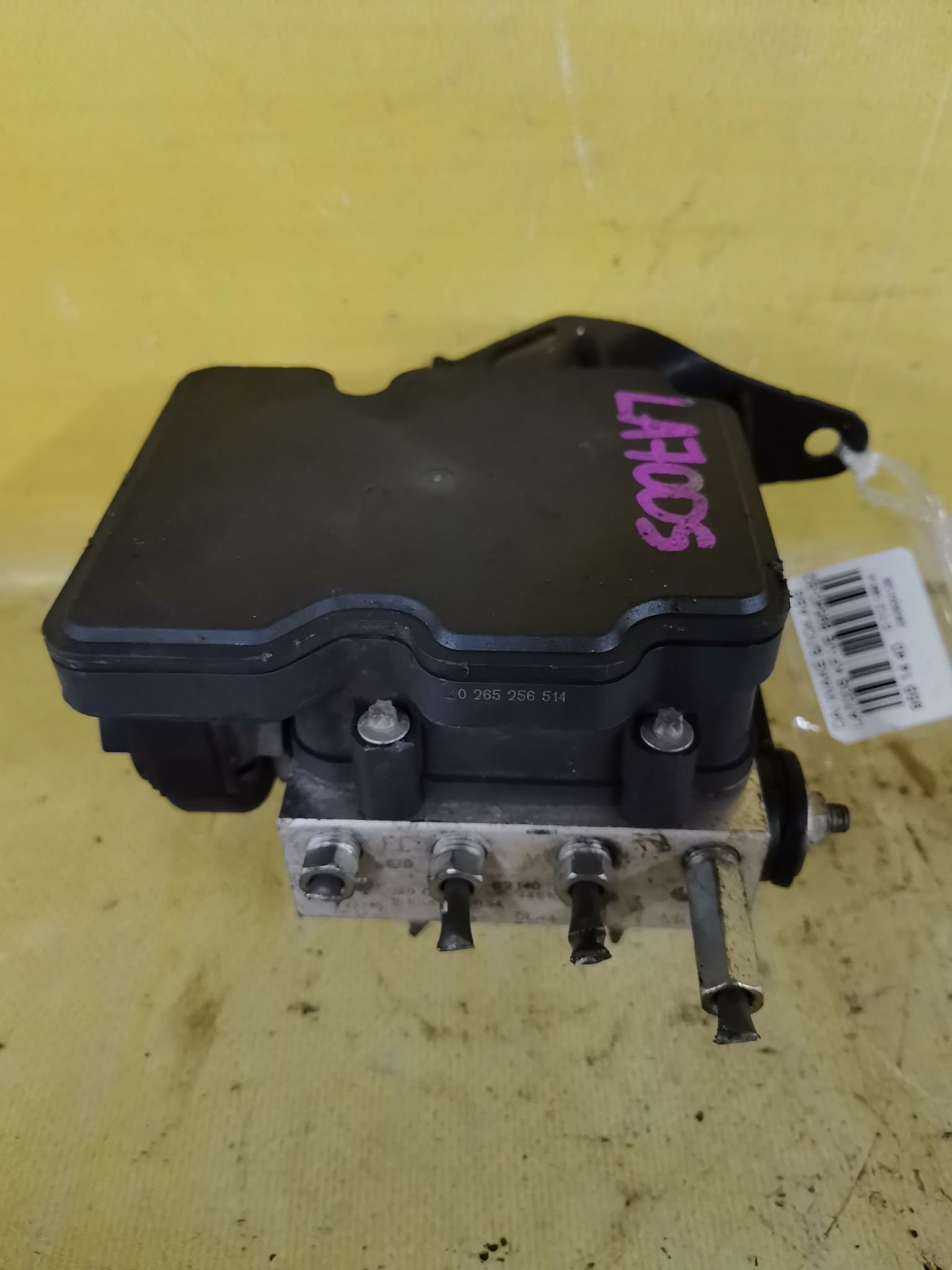 Блок ABS 89540-B2J40, 44510-B2J70 на Daihatsu Wake LA700S KF-VE Фото 3