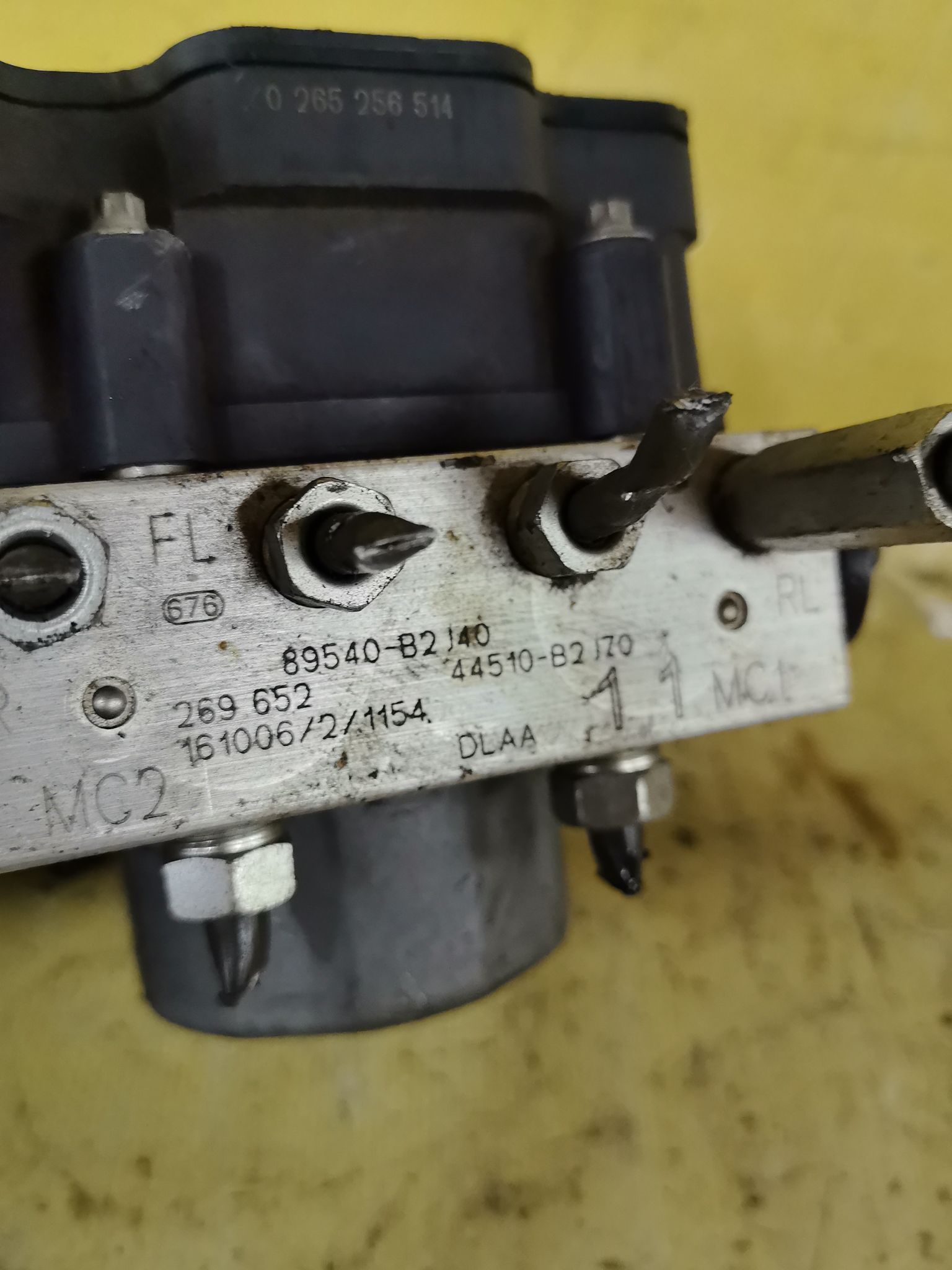 Блок ABS 89540-B2J40, 44510-B2J70 на Daihatsu Wake LA700S KF-VE Фото 4