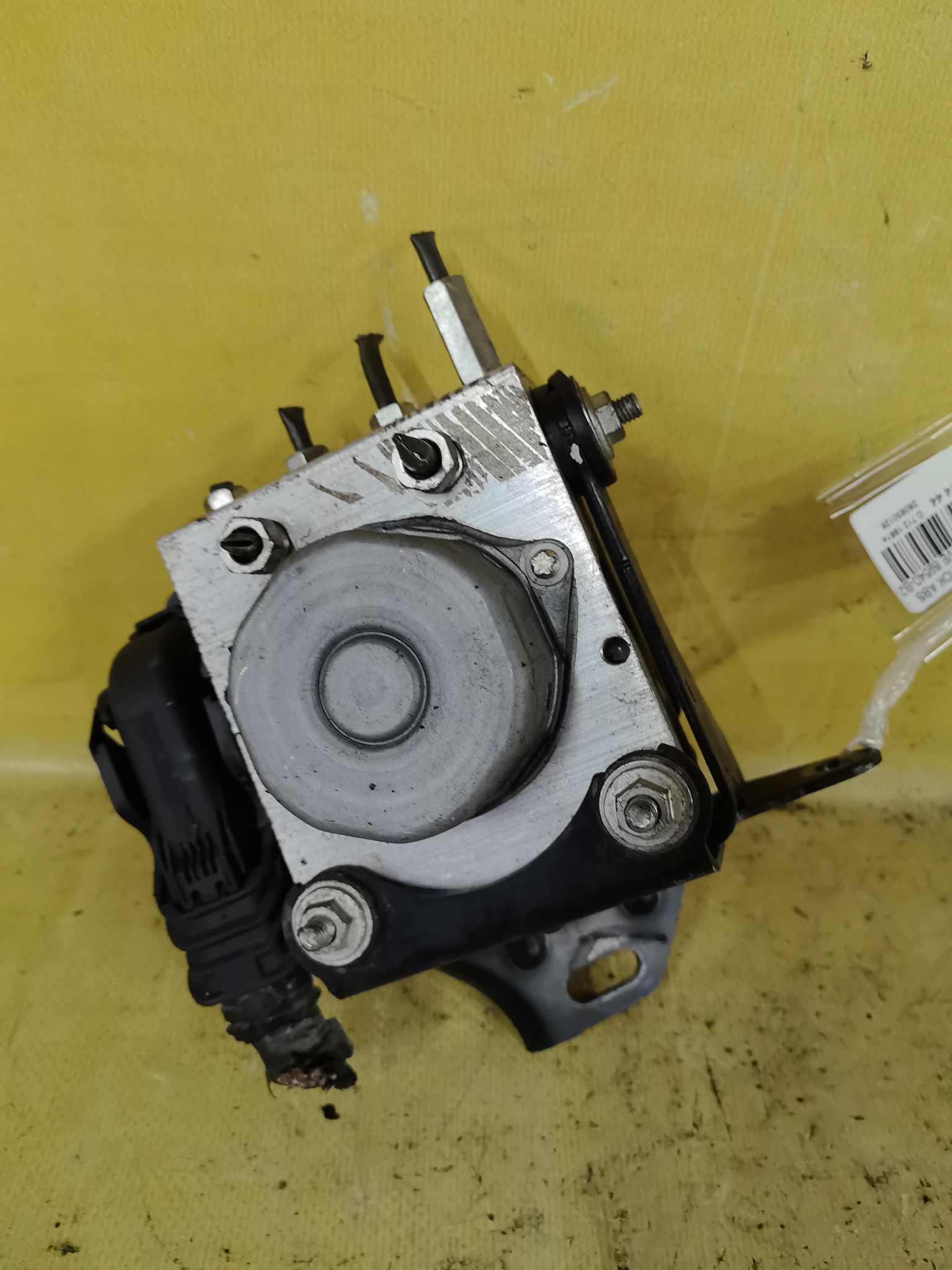 Блок ABS 89540-B2J40, 44510-B2J70 на Daihatsu Wake LA700S KF-VE Фото 2